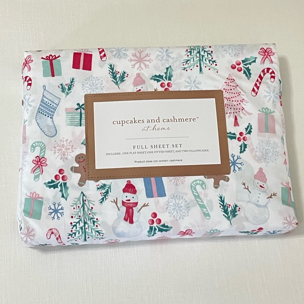NWT Cupcakes and Cashmere Christmas Full Sheet Set
